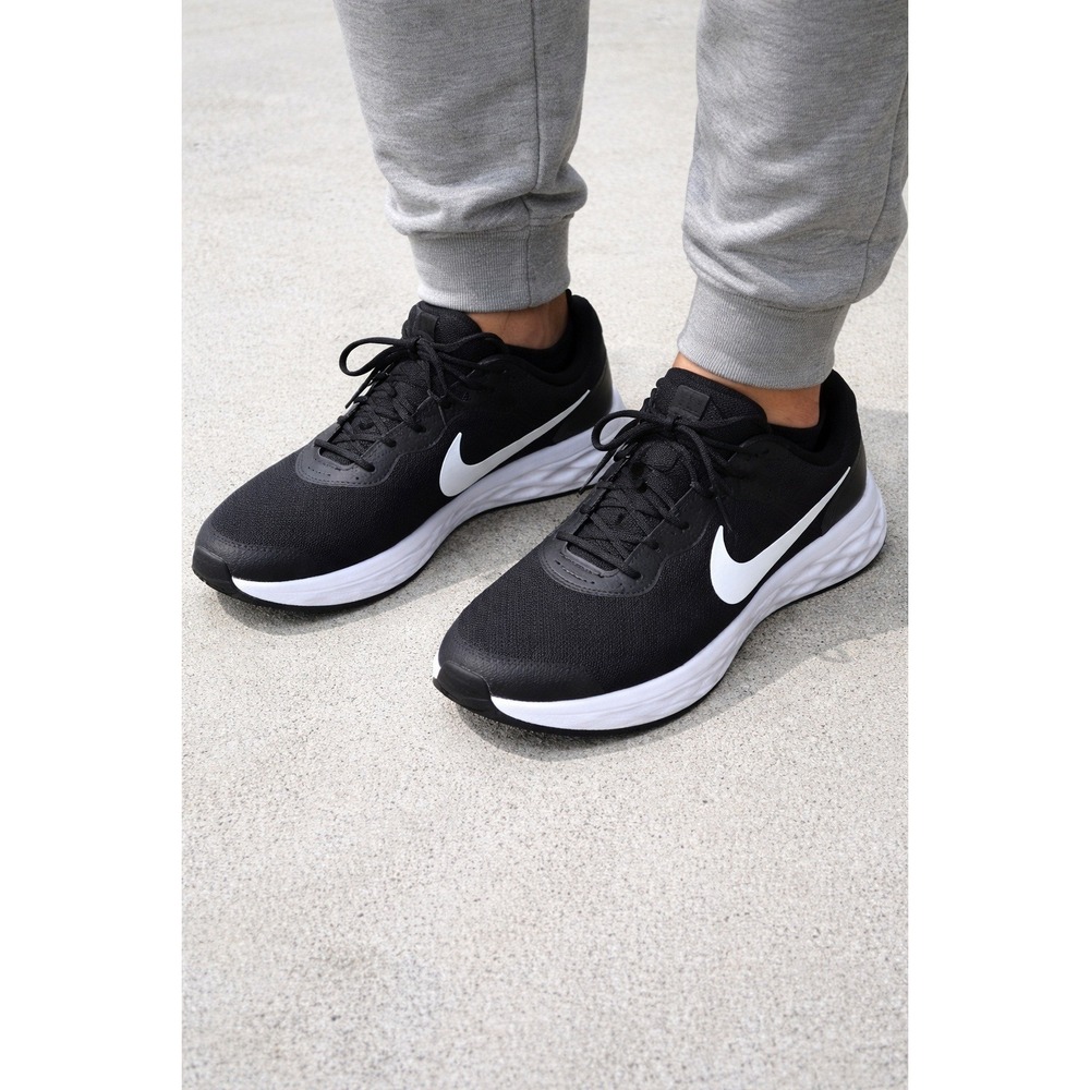 Nike Mens Revolution 6 Running sneaker Shoes Black/White Sz 12 athleisure active